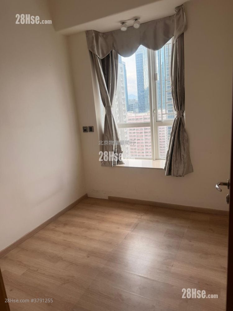 逸桦园 租盘 4 房 , 2 浴室 821 平方尺