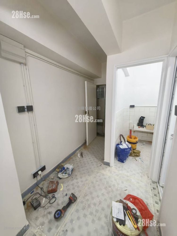 Cheung Hing Building Rental 2 Bedrooms , 1 Bathroom 410 ft²