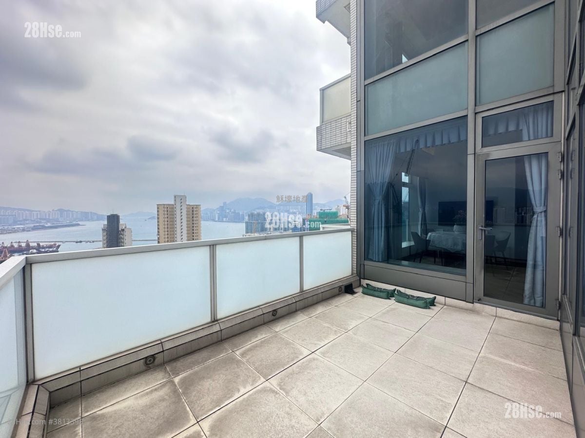 City Hub Sell 3 Bedrooms , 2 Bathrooms 797 ft²