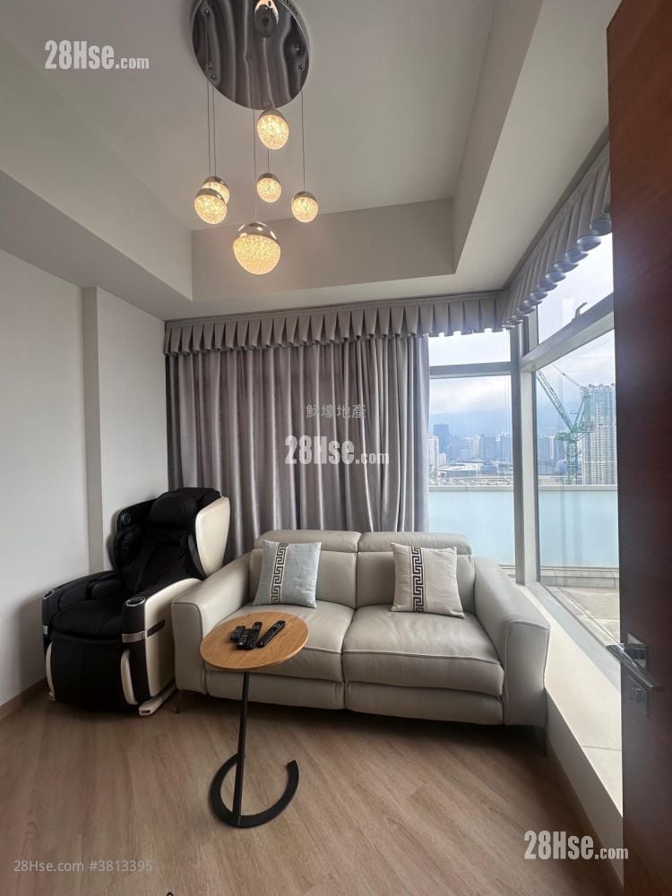 City Hub Sell 3 Bedrooms , 2 Bathrooms 797 ft²