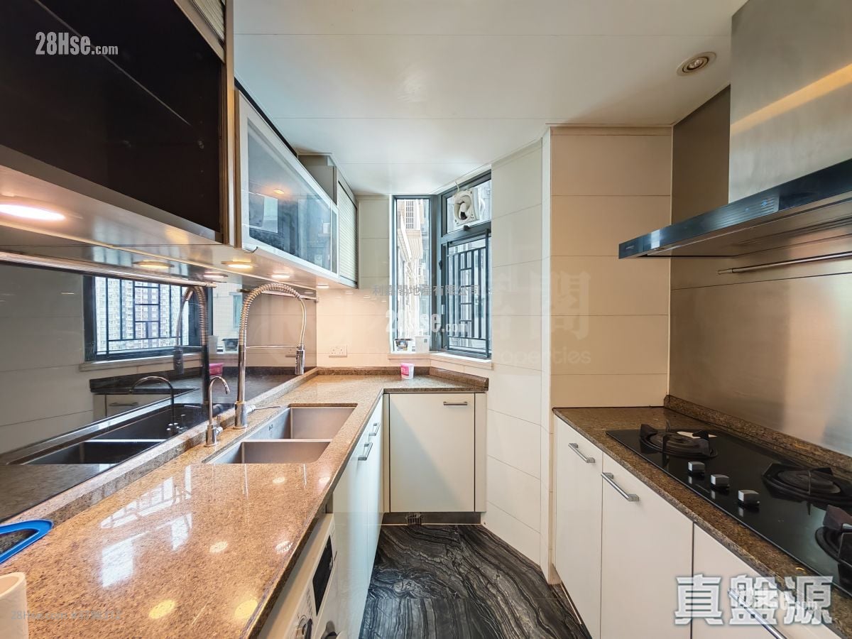 Yoho Midtown Rental 4 Bedrooms , 2 Bathrooms 1,026 ft²