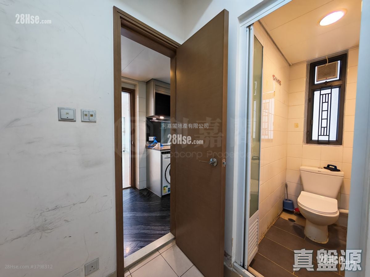 Yoho Midtown Rental 4 Bedrooms , 2 Bathrooms 1,026 ft²