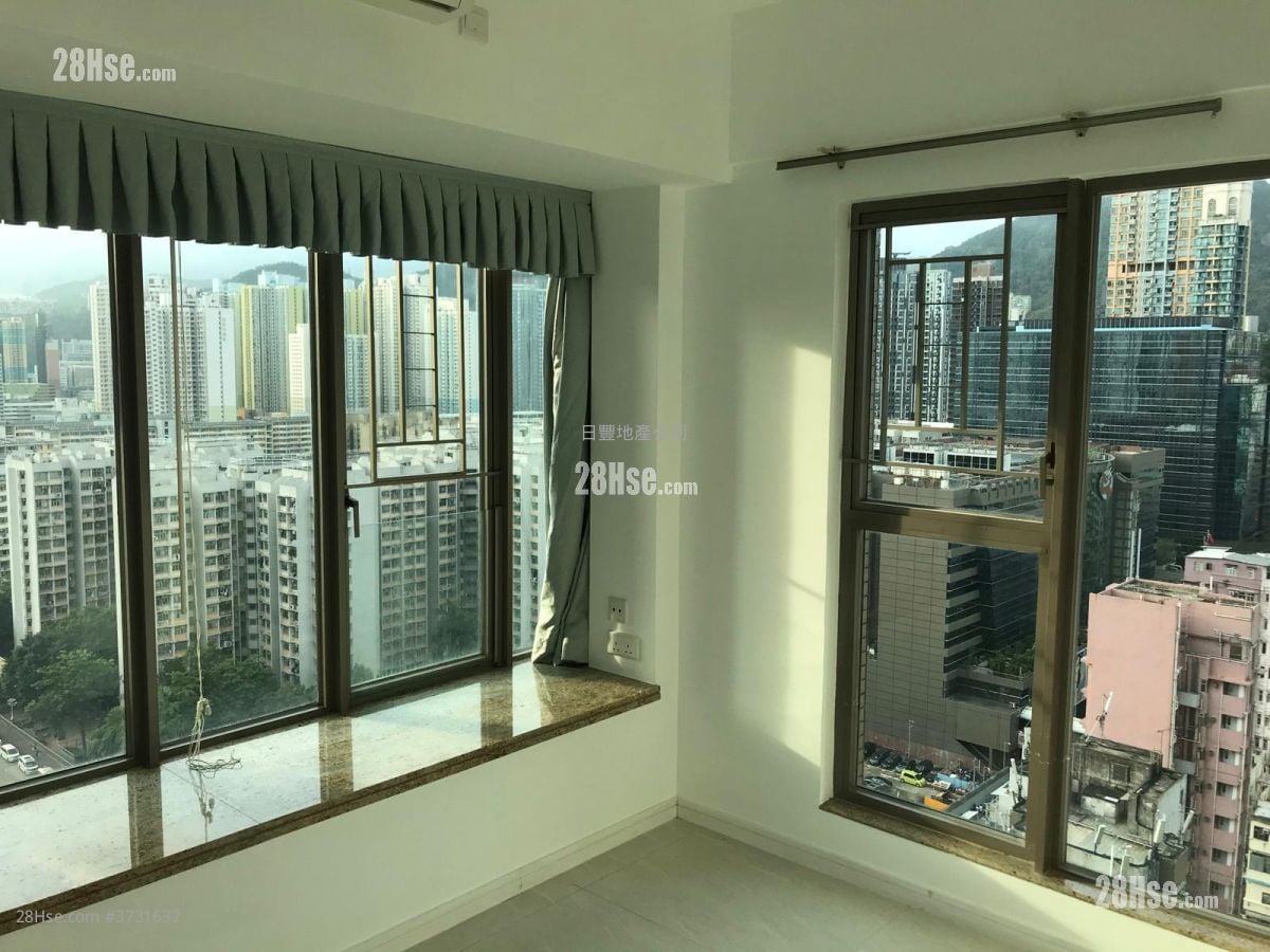 Trinity Towers Sell 3 Bedrooms , 2 Bathrooms 708 ft²