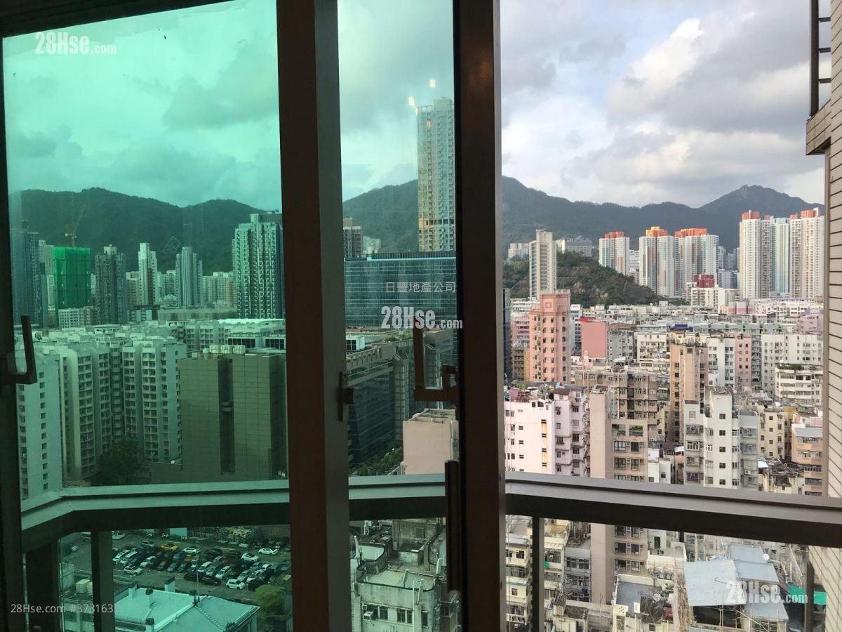 Trinity Towers Sell 3 Bedrooms , 2 Bathrooms 708 ft²