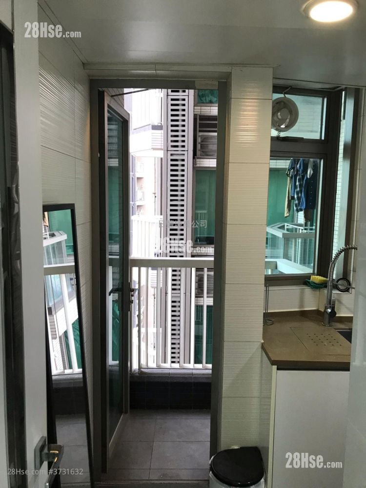 Trinity Towers Sell 3 Bedrooms , 2 Bathrooms 708 ft²