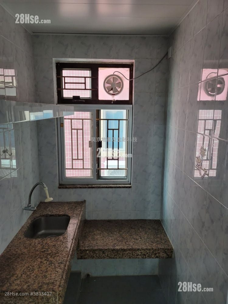 村屋 租盘 2 房 , 1 浴室