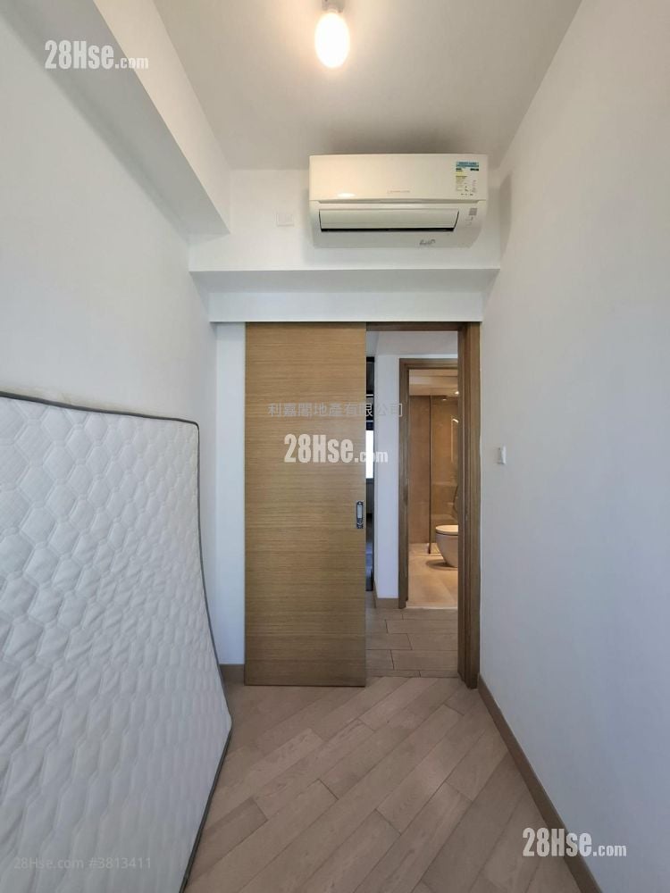 Century Link Sell 3 Bedrooms , 1 Bathroom 599 ft²