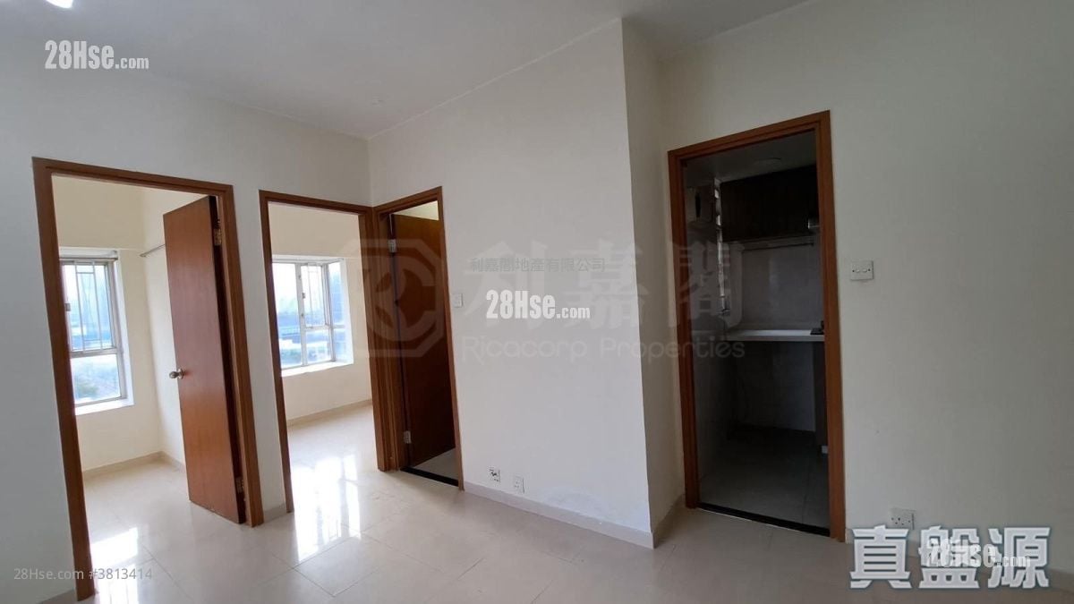 Tuen Mun Town Plaza Sell 2 Bedrooms , 1 Bathroom 363 ft²