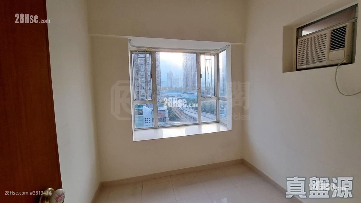 Tuen Mun Town Plaza Sell 2 Bedrooms , 1 Bathroom 363 ft²