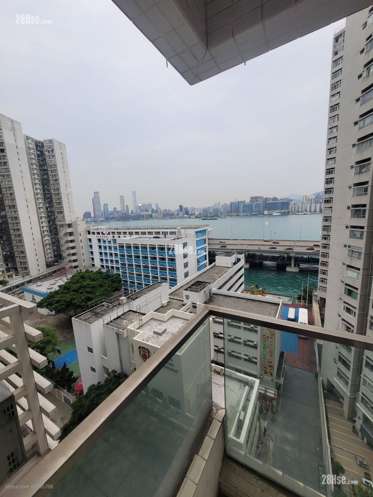 The Harbourside Rental Studio , 1 Bathroom 186 ft²