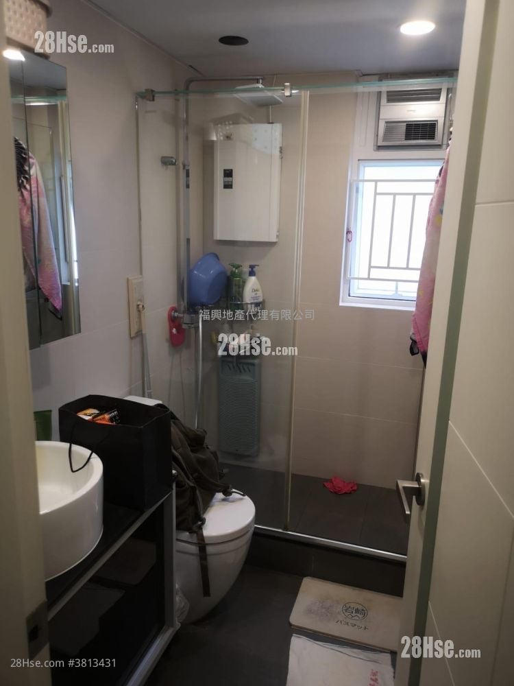 Whampoa Garden Sell 3 Bedrooms , 2 Bathrooms 775 ft²