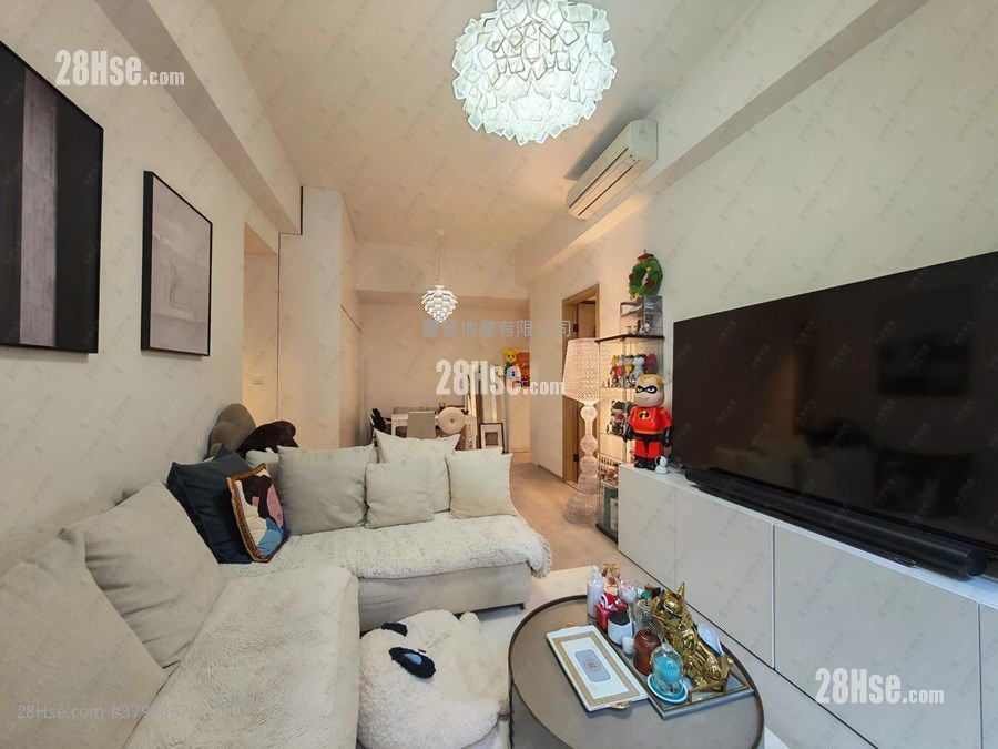 Ontolo Sell 2 Bedrooms , 2 Bathrooms 740 ft²