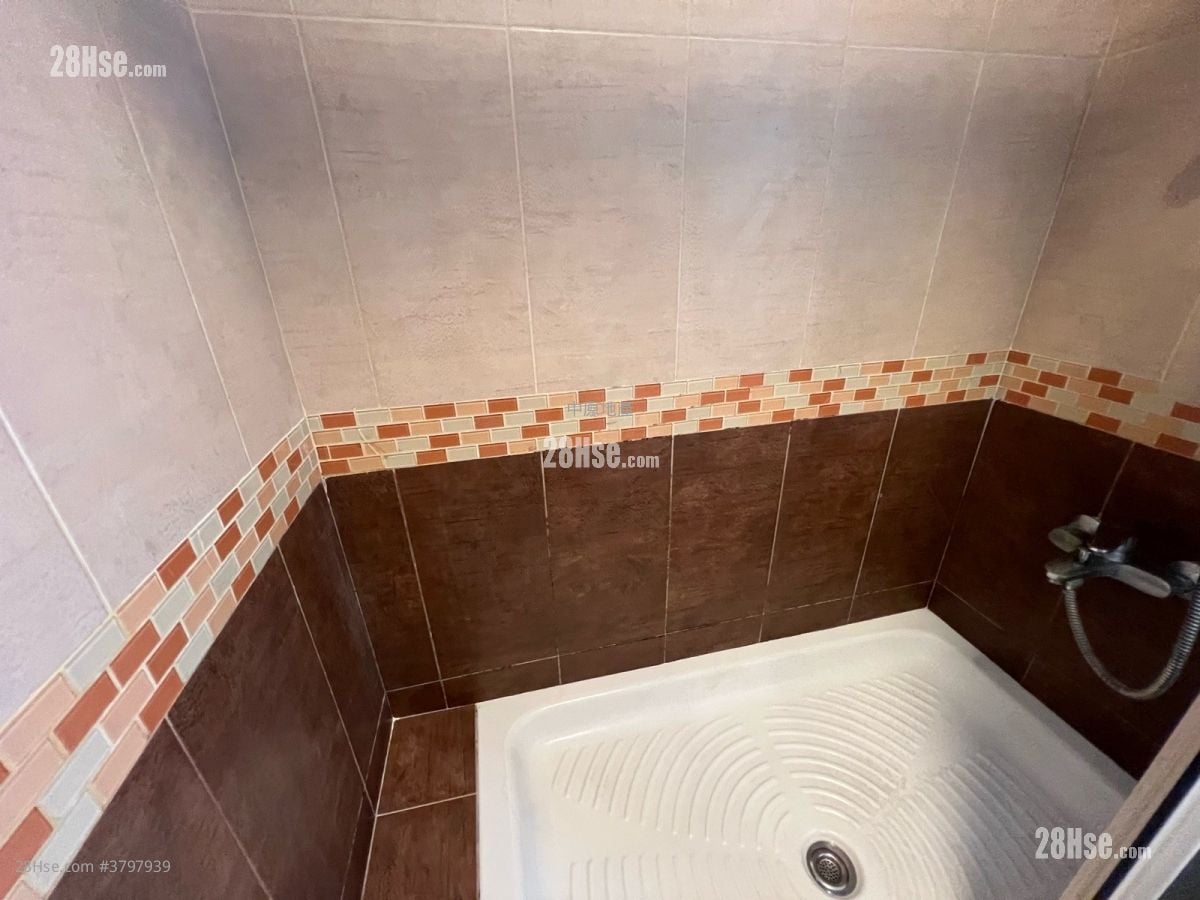 Greenfield Garden Sell 2 Bedrooms , 1 Bathroom 383 ft²