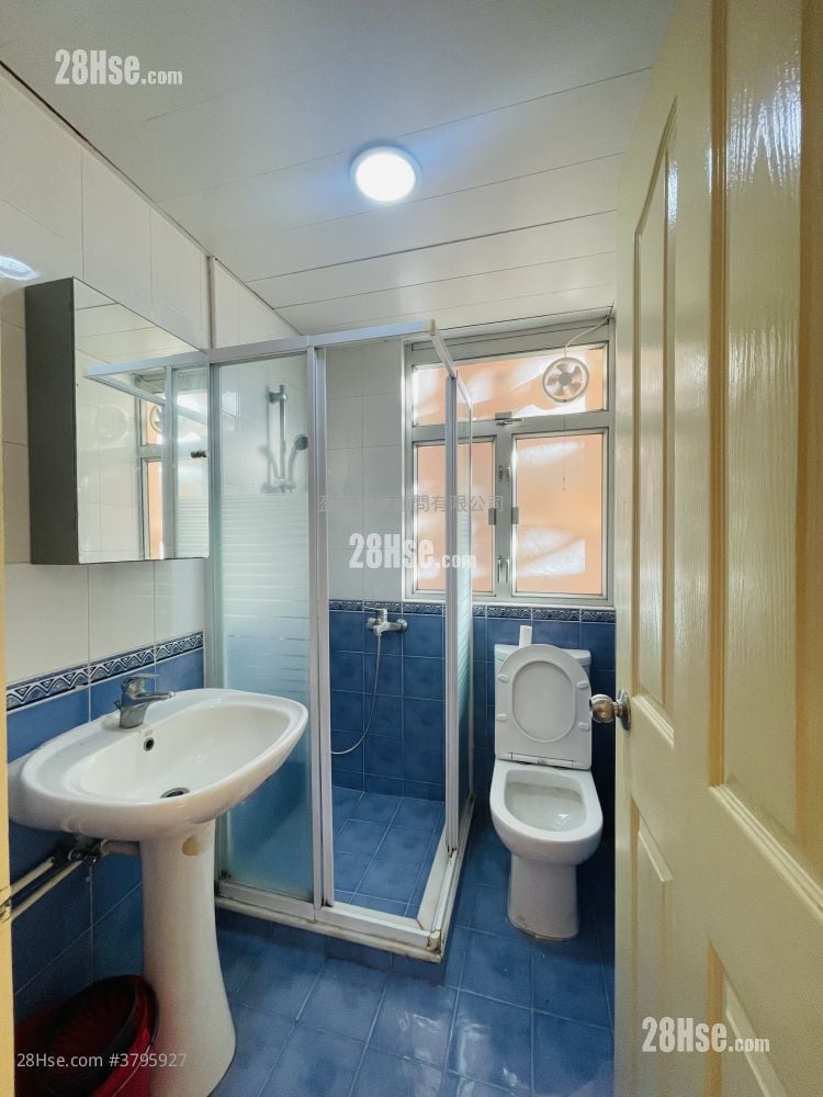 Lok Sing Centre Rental 1 Bedroom , 1 Bathroom 343 ft²