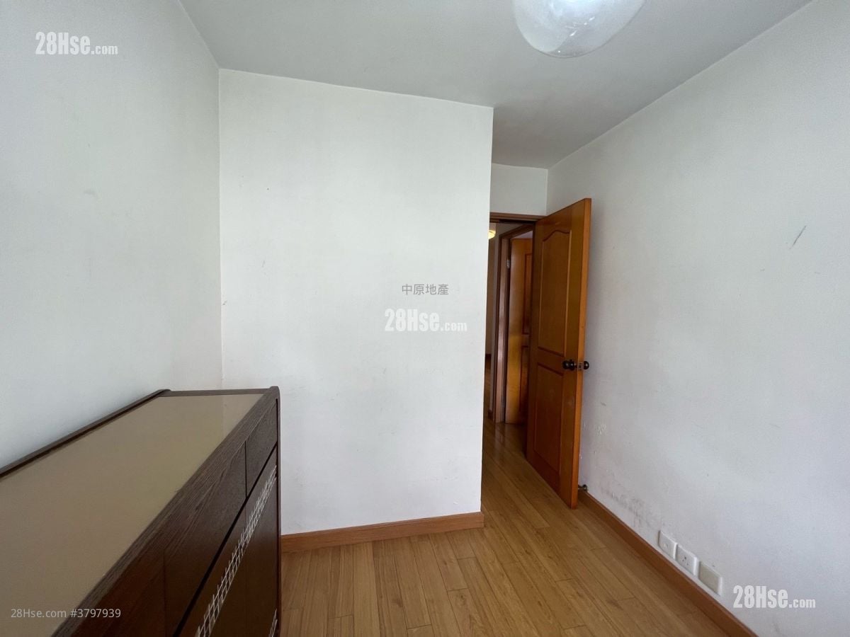 Greenfield Garden Sell 2 Bedrooms , 1 Bathroom 383 ft²