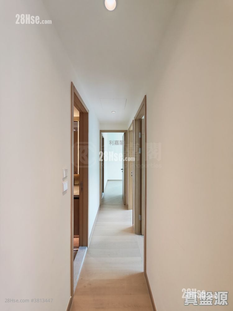 Grand Mayfair  Rental 3 Bedrooms , 2 Bathrooms 763 ft²