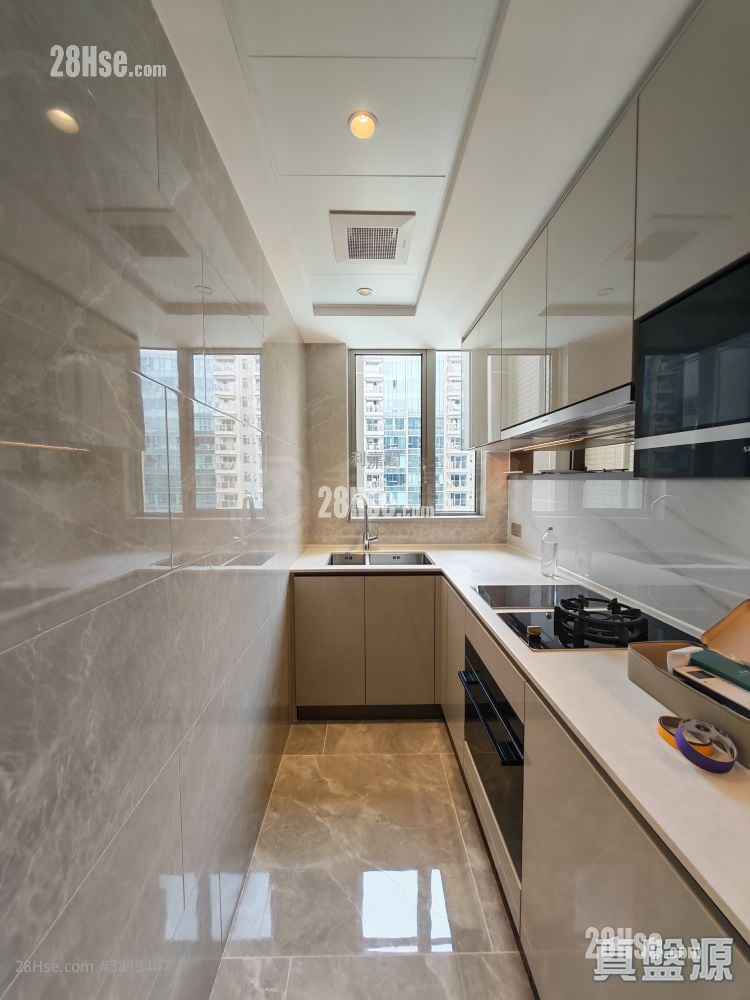 Grand Mayfair  Rental 3 Bedrooms , 2 Bathrooms 763 ft²