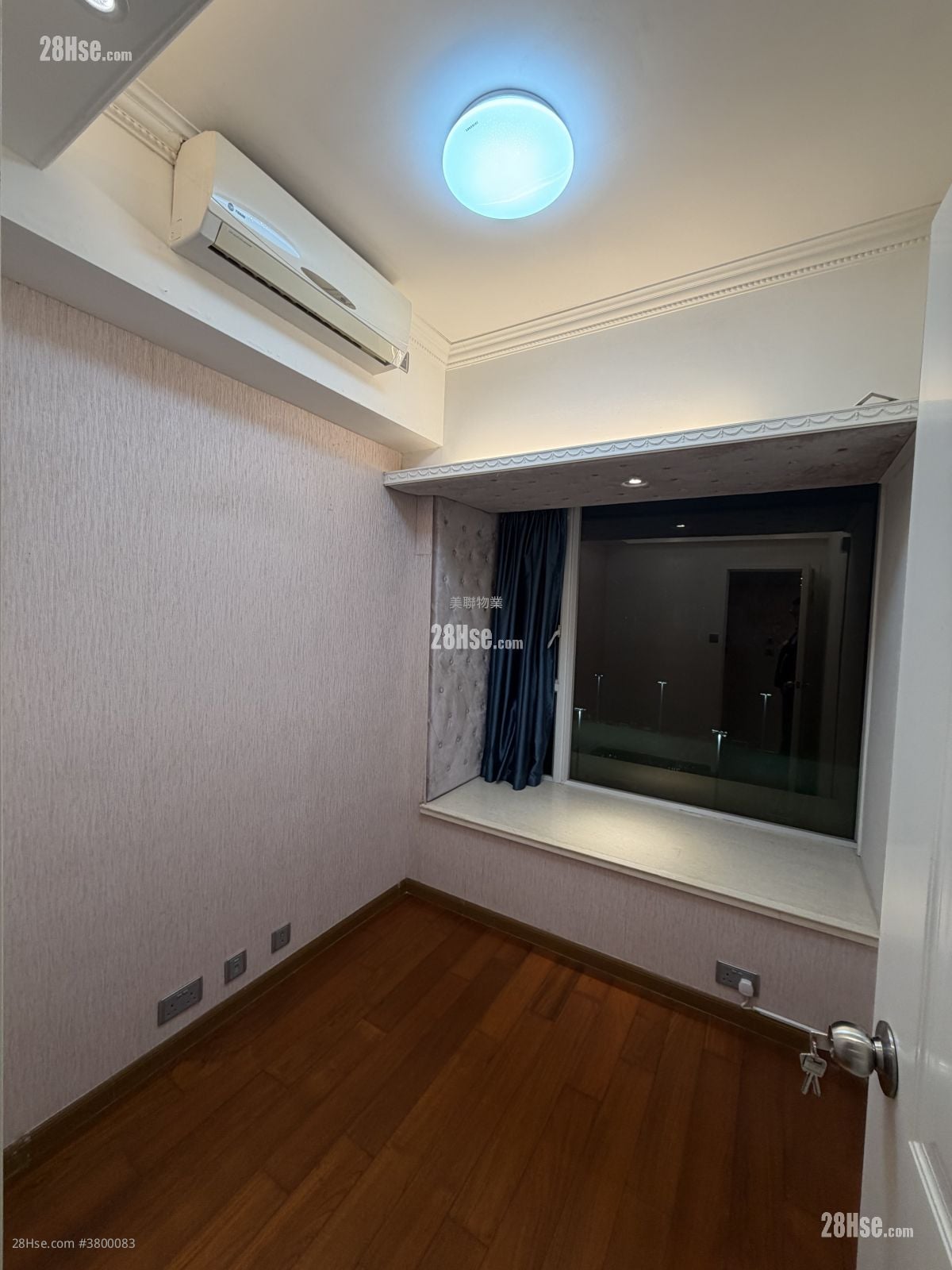 致蓝天 租盘 4 房 , 2 浴室 950 平方尺