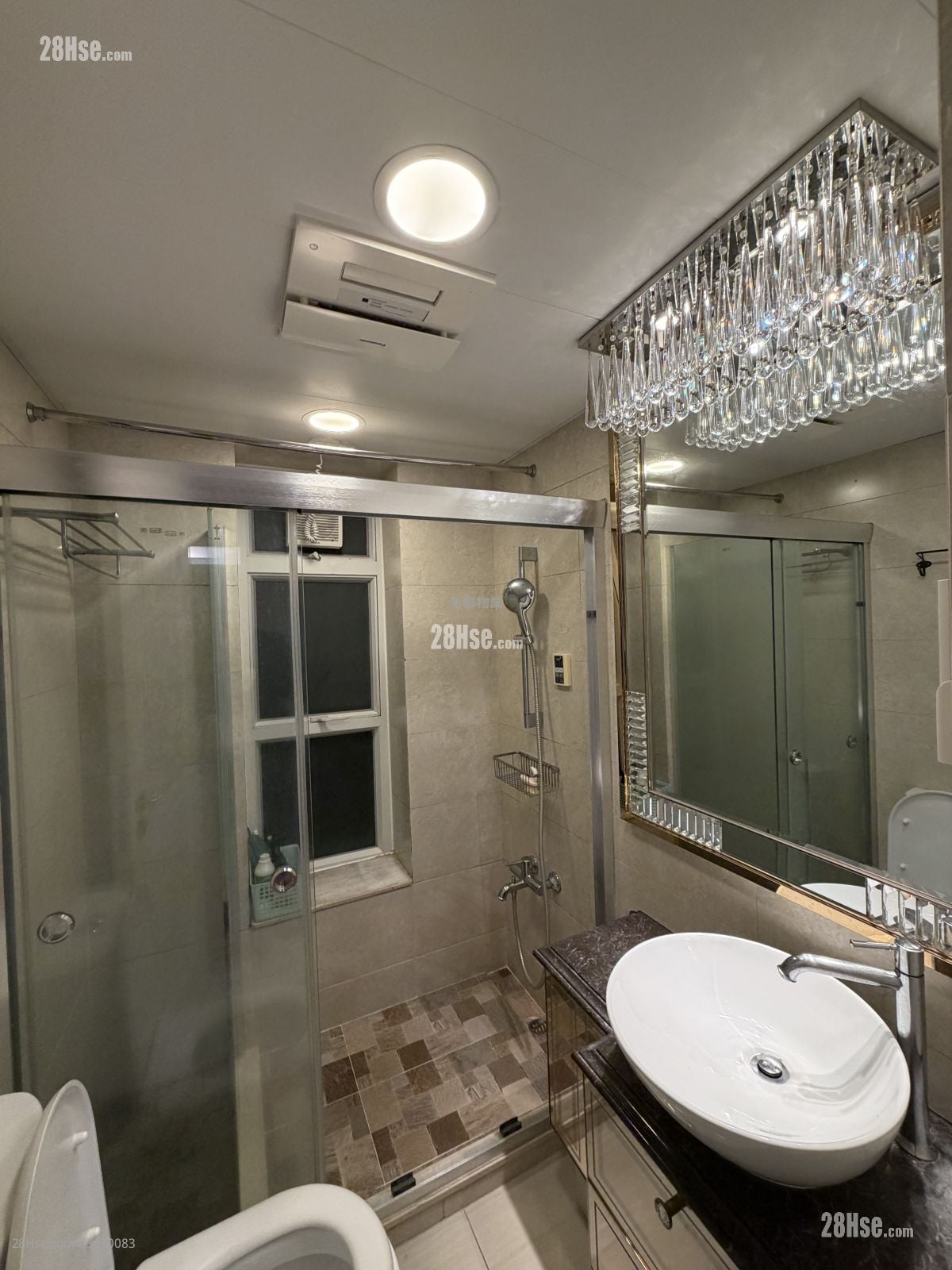 致蓝天 租盘 4 房 , 2 浴室 950 平方尺