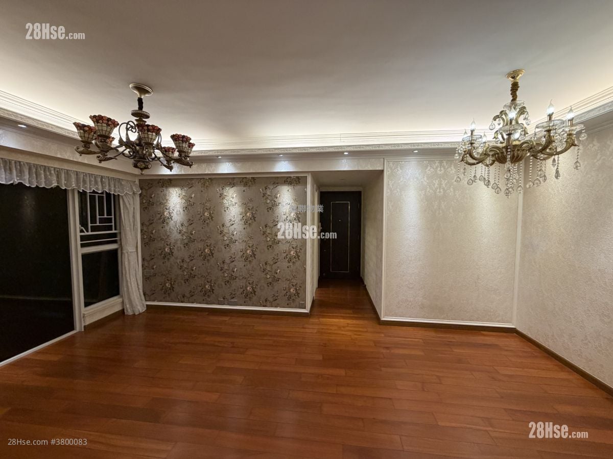 致蓝天 租盘 4 房 , 2 浴室 950 平方尺