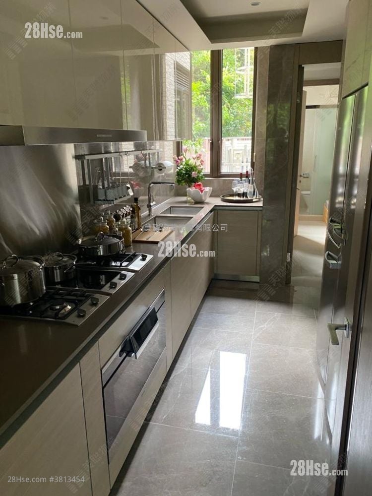 Mont Rouge Sell 3 Bedrooms 1,743 ft²