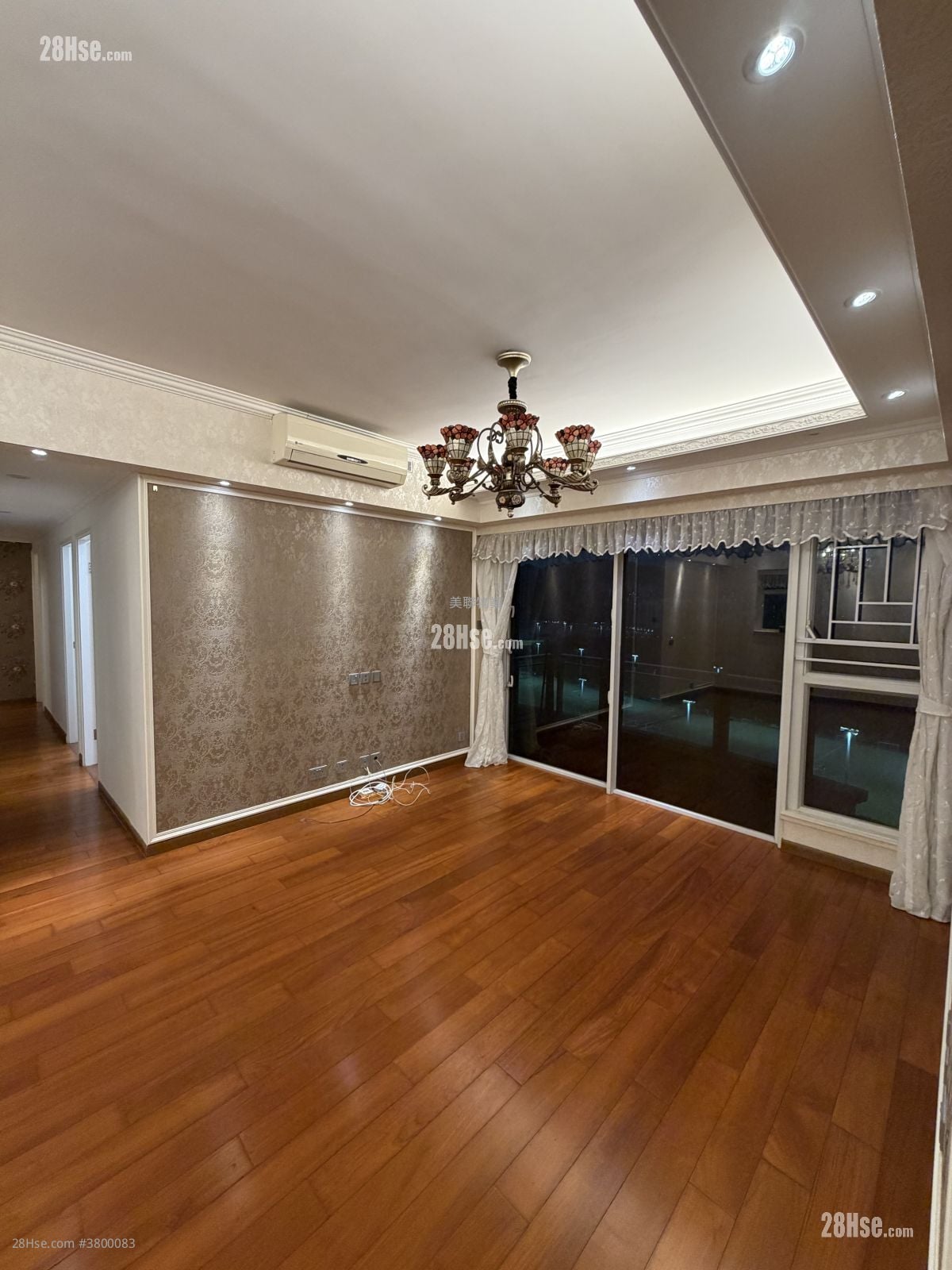 致蓝天 租盘 4 房 , 2 浴室 950 平方尺