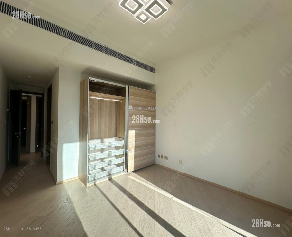 Grand Homm Sell 3 Bedrooms 1,425 ft²