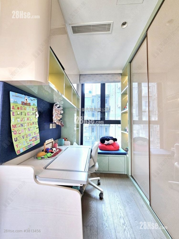 瀚名 售盘 5+ 房 1,132 平方尺