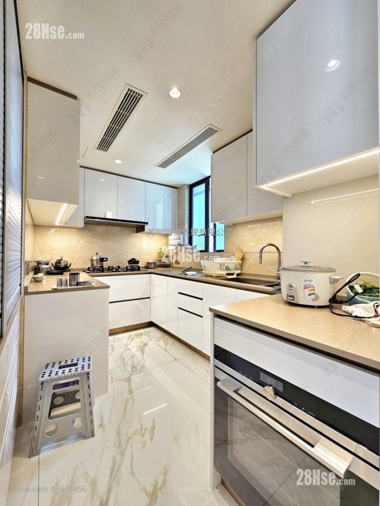 瀚名 售盘 5+ 房 1,132 平方尺