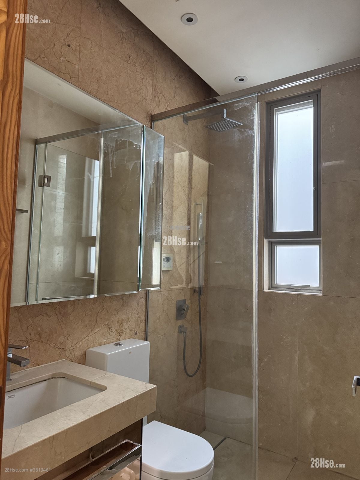 浴室: 歌赋岭 租盘 3 房 , 3 浴室 1,315 平方尺