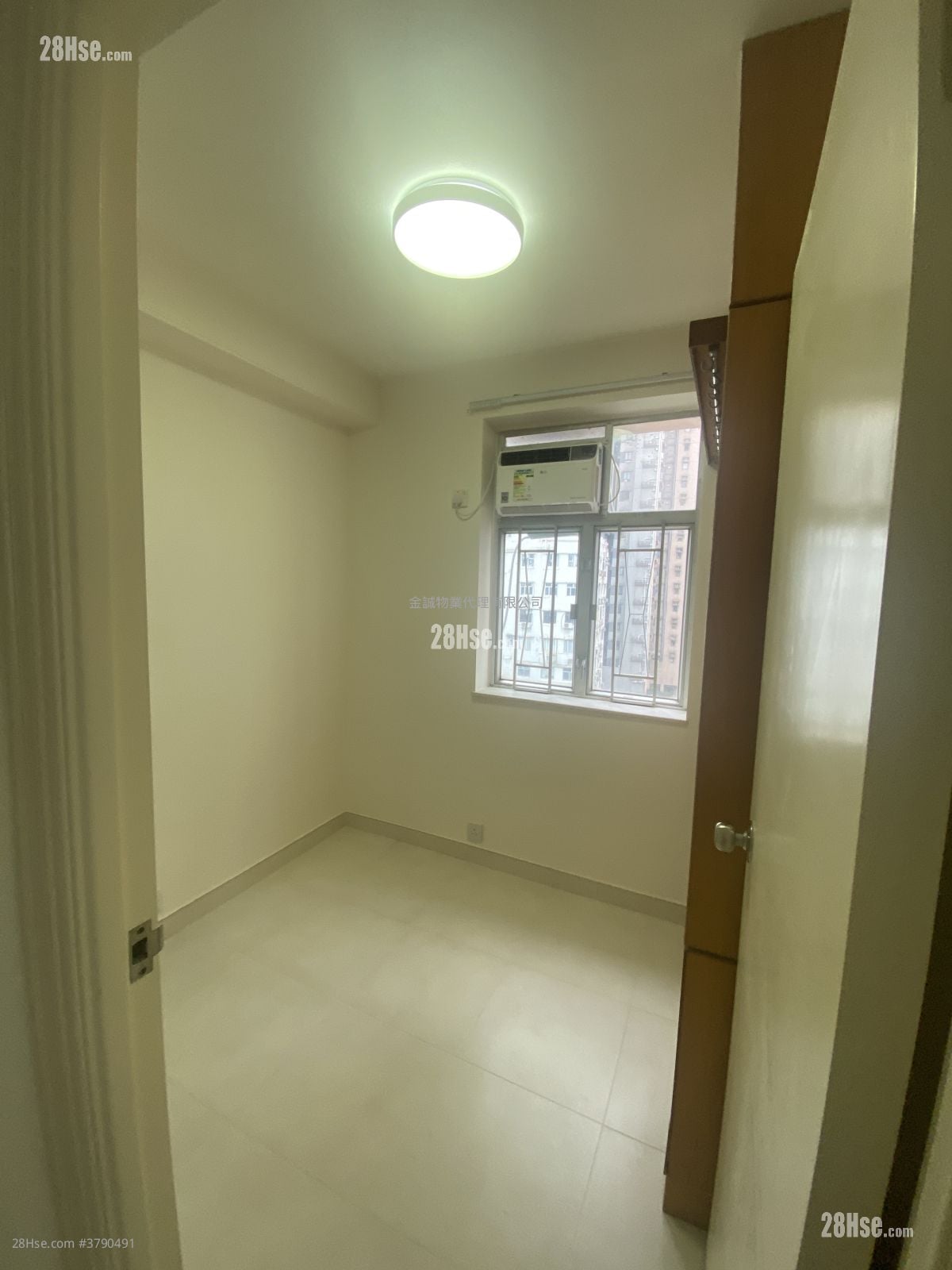 睡房 1: 裕利大厦 租盘 2 房 , 1 浴室 284 平方尺