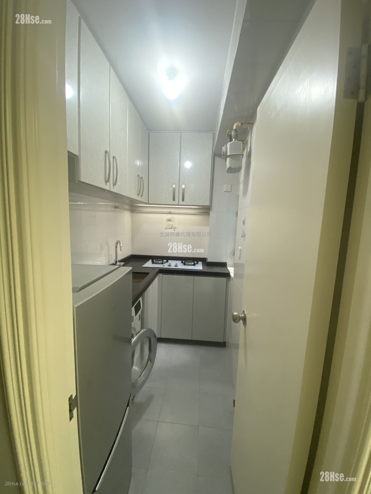 厨房: 裕利大厦 租盘 2 房 , 1 浴室 284 平方尺