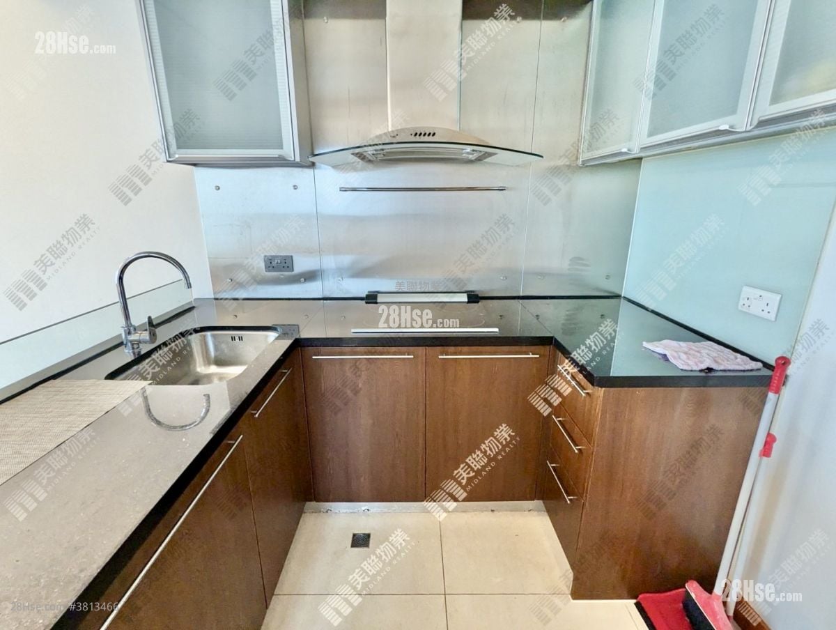 Chelsea Court Sell 3 Bedrooms , 1 Bathroom 519 ft²