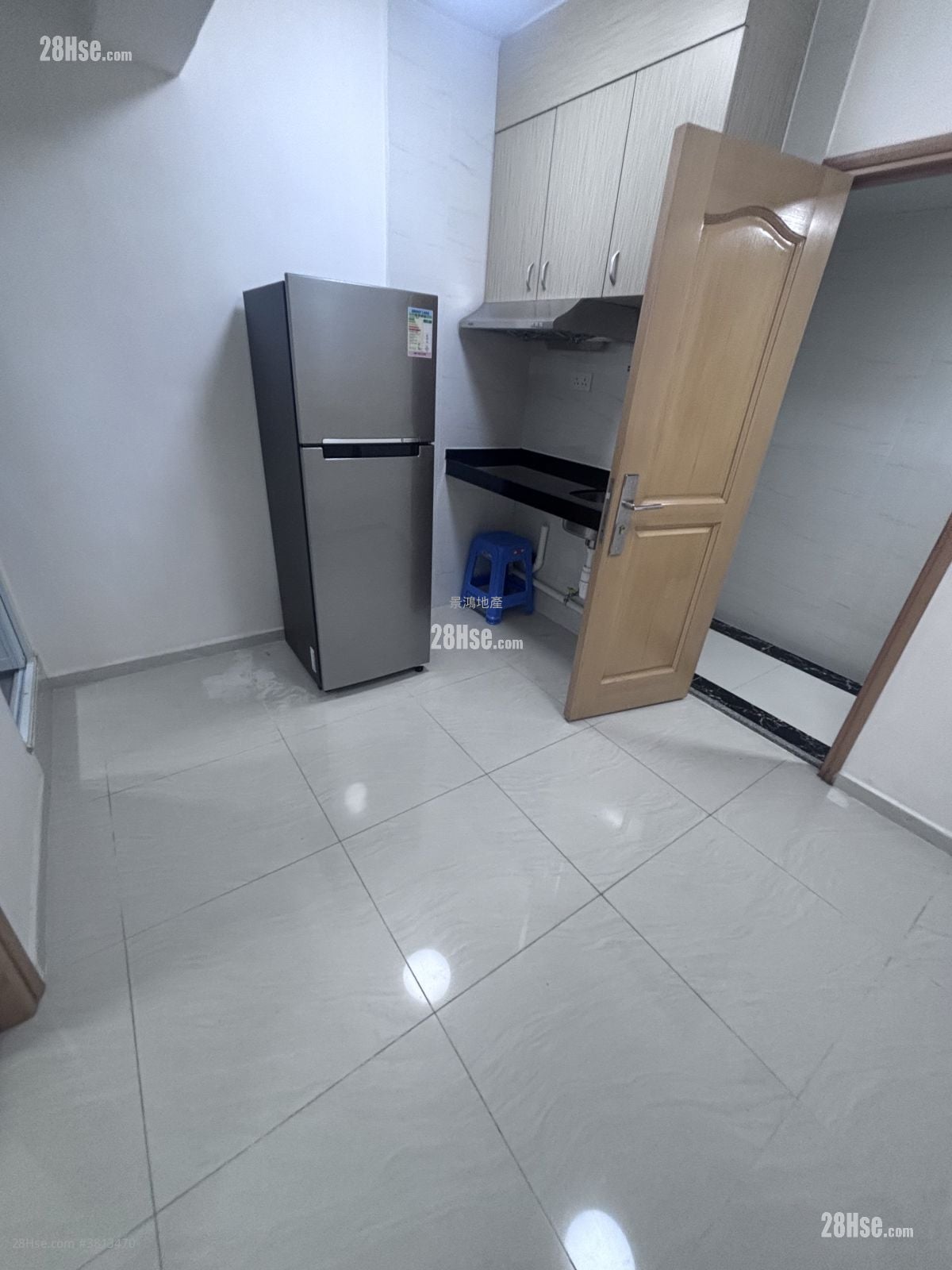 Man Wah Building Rental 2 Bedrooms , 1 Bathroom 250 ft²