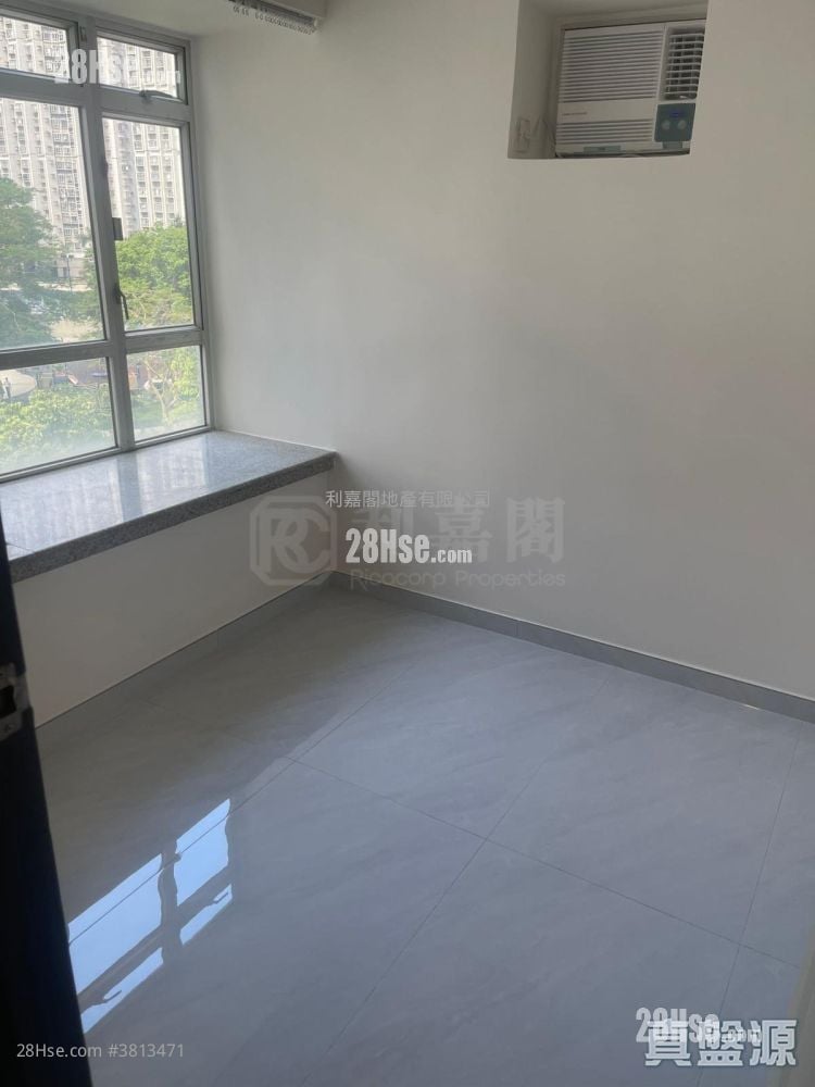 Kingswood Villas Sell 2 Bedrooms 446 ft²