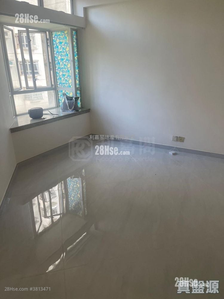 Kingswood Villas Sell 2 Bedrooms 446 ft²