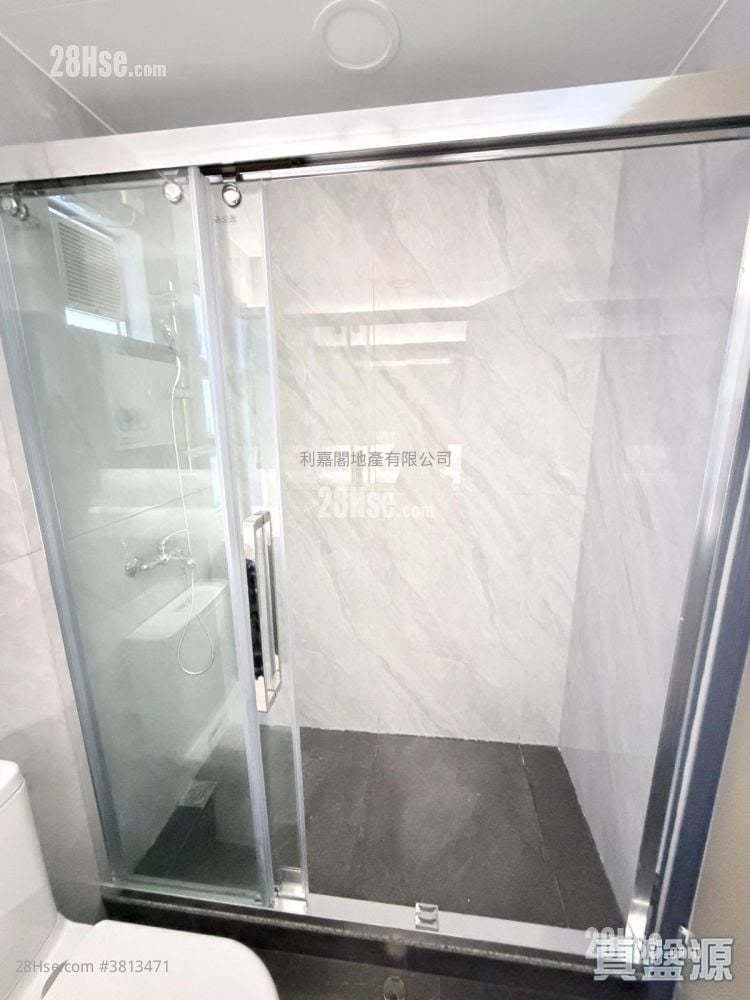 Kingswood Villas Sell 2 Bedrooms 446 ft²