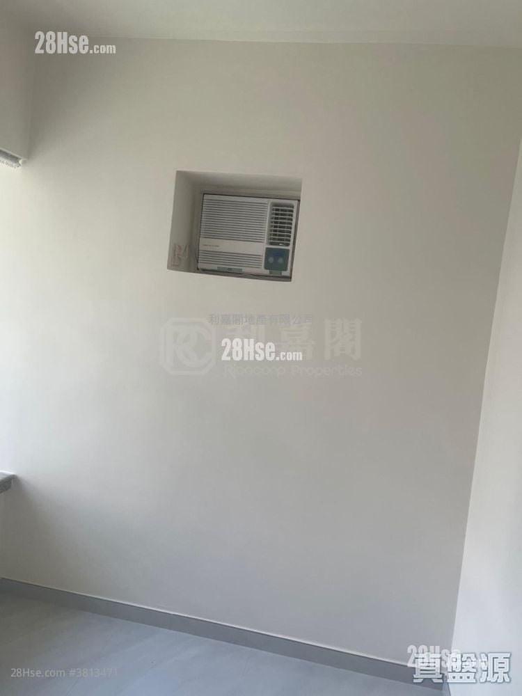 Kingswood Villas Sell 2 Bedrooms 446 ft²