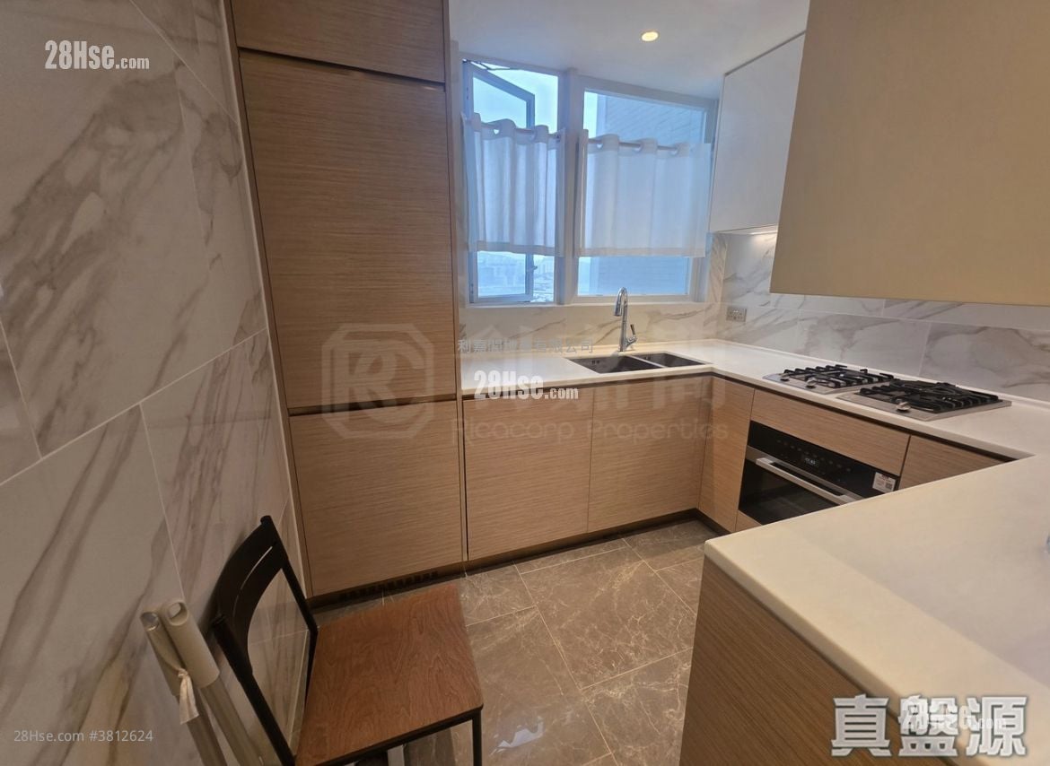 Miami Quay Sell 3 Bedrooms , 1 Bathroom 716 ft²