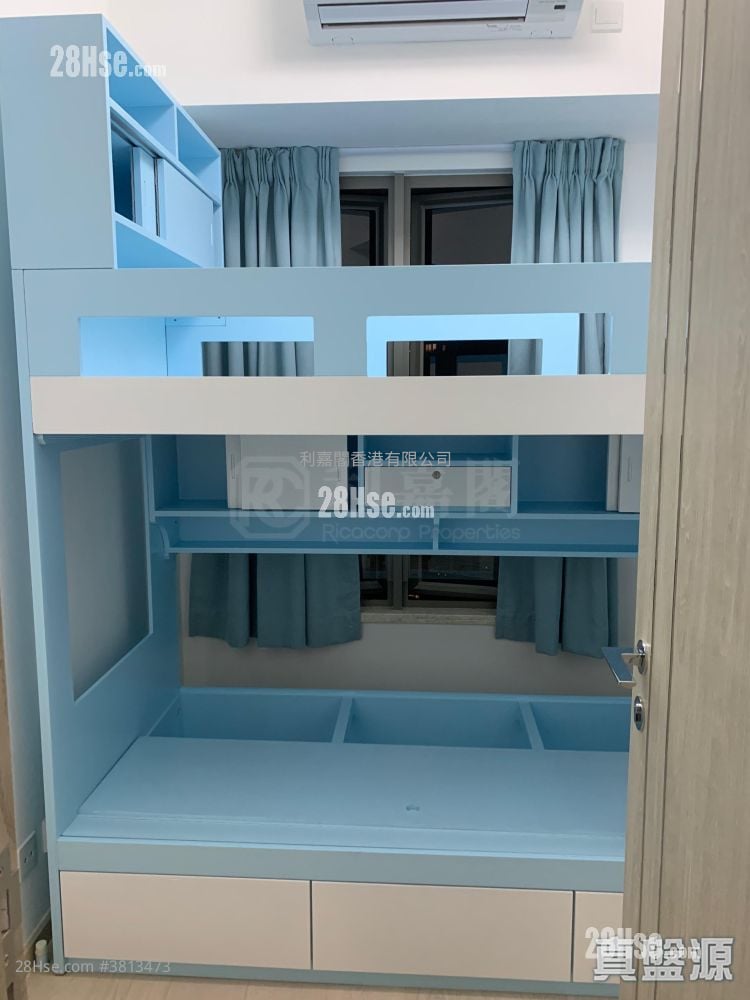 Sea To Sky Sell 2 Bedrooms , 1 Bathroom 468 ft²