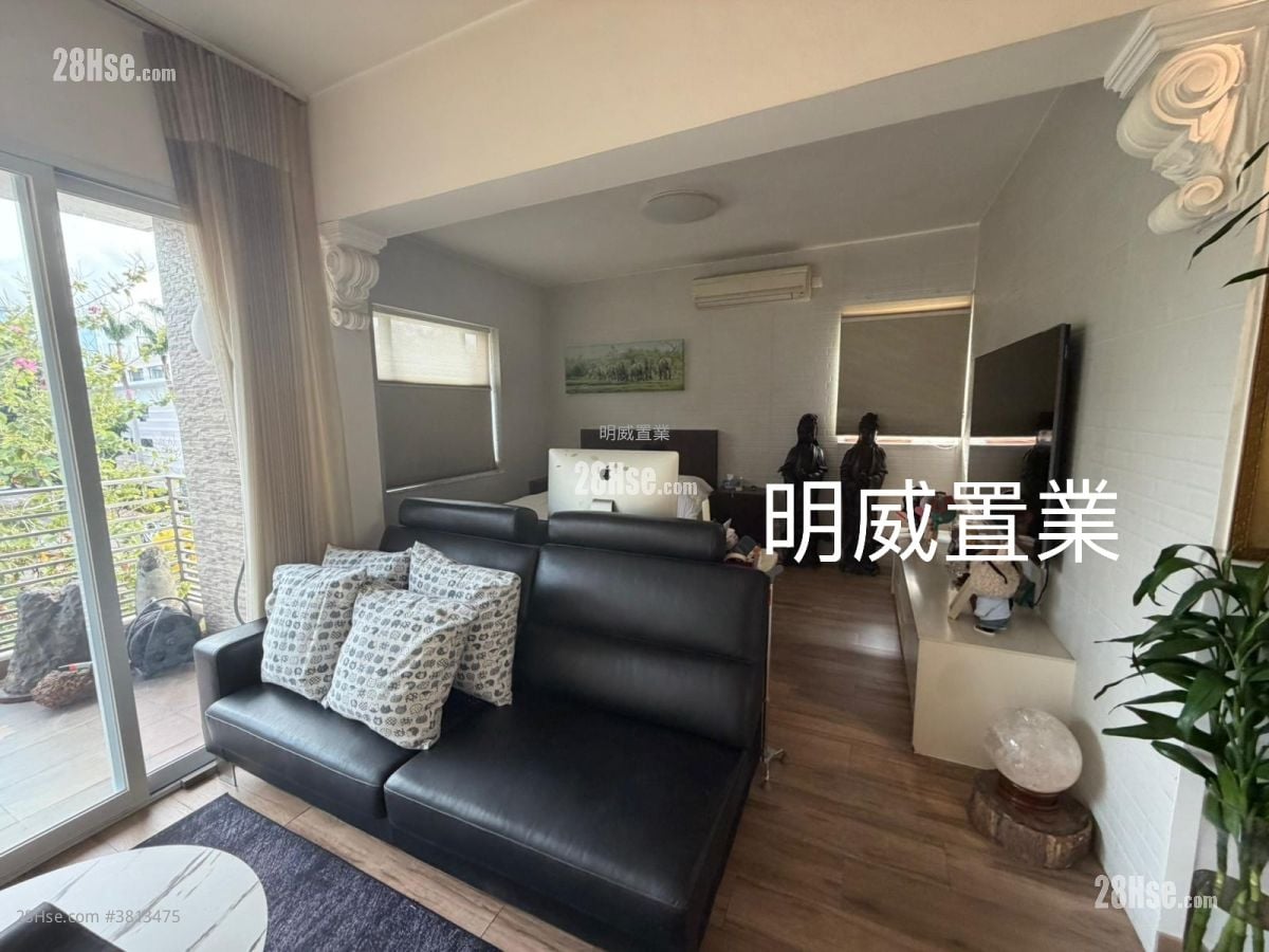 Regent Court Sell 3 Bedrooms , 2 Bathrooms 1,490 ft²