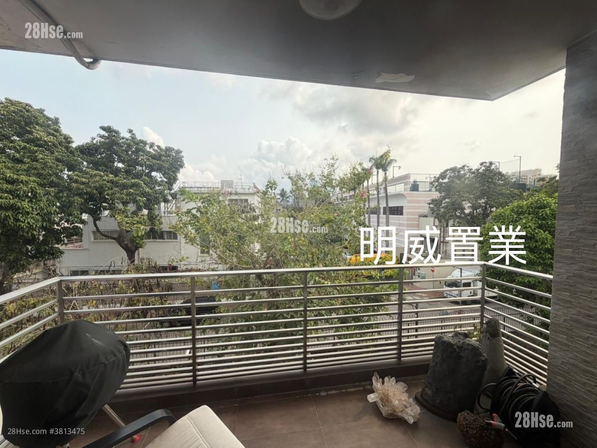 Regent Court Sell 3 Bedrooms , 2 Bathrooms 1,490 ft²