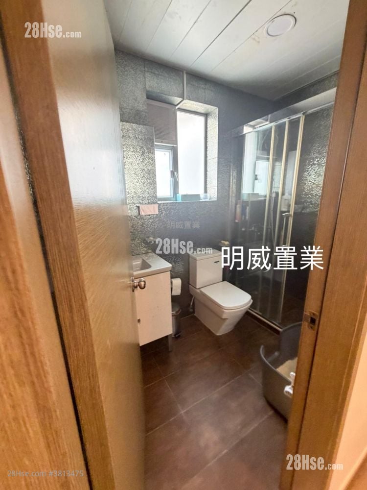 Regent Court Sell 3 Bedrooms , 2 Bathrooms 1,490 ft²