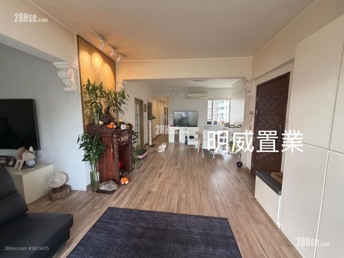 Regent Court Sell 3 Bedrooms , 2 Bathrooms 1,490 ft²