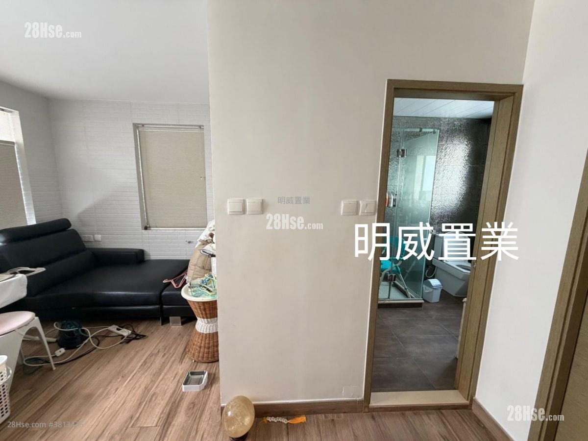 Regent Court Sell 3 Bedrooms , 2 Bathrooms 1,490 ft²