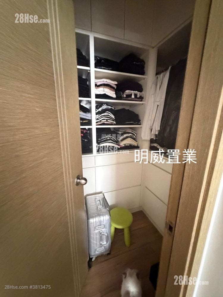 Regent Court Sell 3 Bedrooms , 2 Bathrooms 1,490 ft²