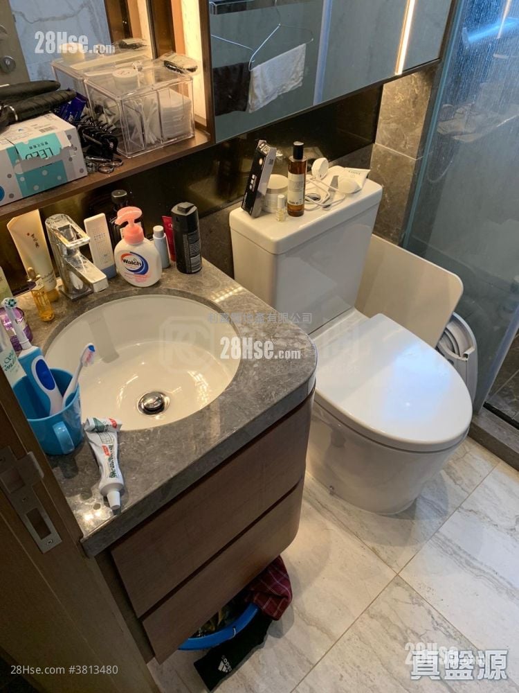 龙誉 售盘 开放式间隔 , 1 浴室 228 平方尺