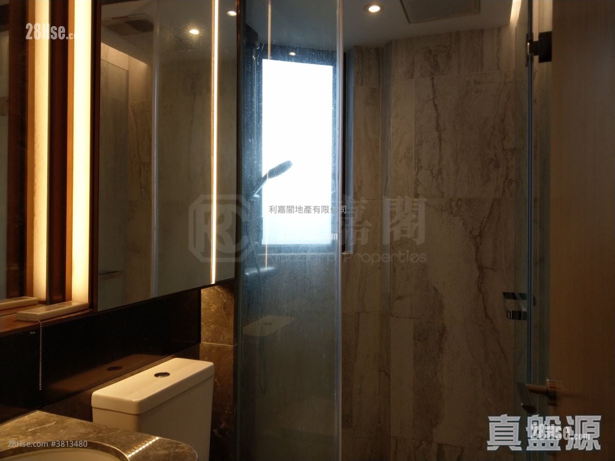 龙誉 售盘 开放式间隔 , 1 浴室 228 平方尺