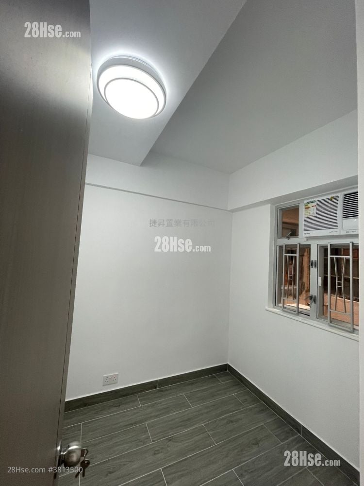 Peony House Sell 3 Bedrooms , 1 Bathroom 395 ft²