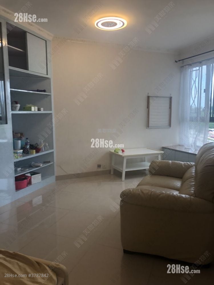 Park Royale Sell 2 Bedrooms , 1 Bathroom 489 ft²